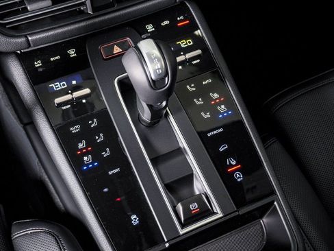 New 2026 Porsche Macan image 24