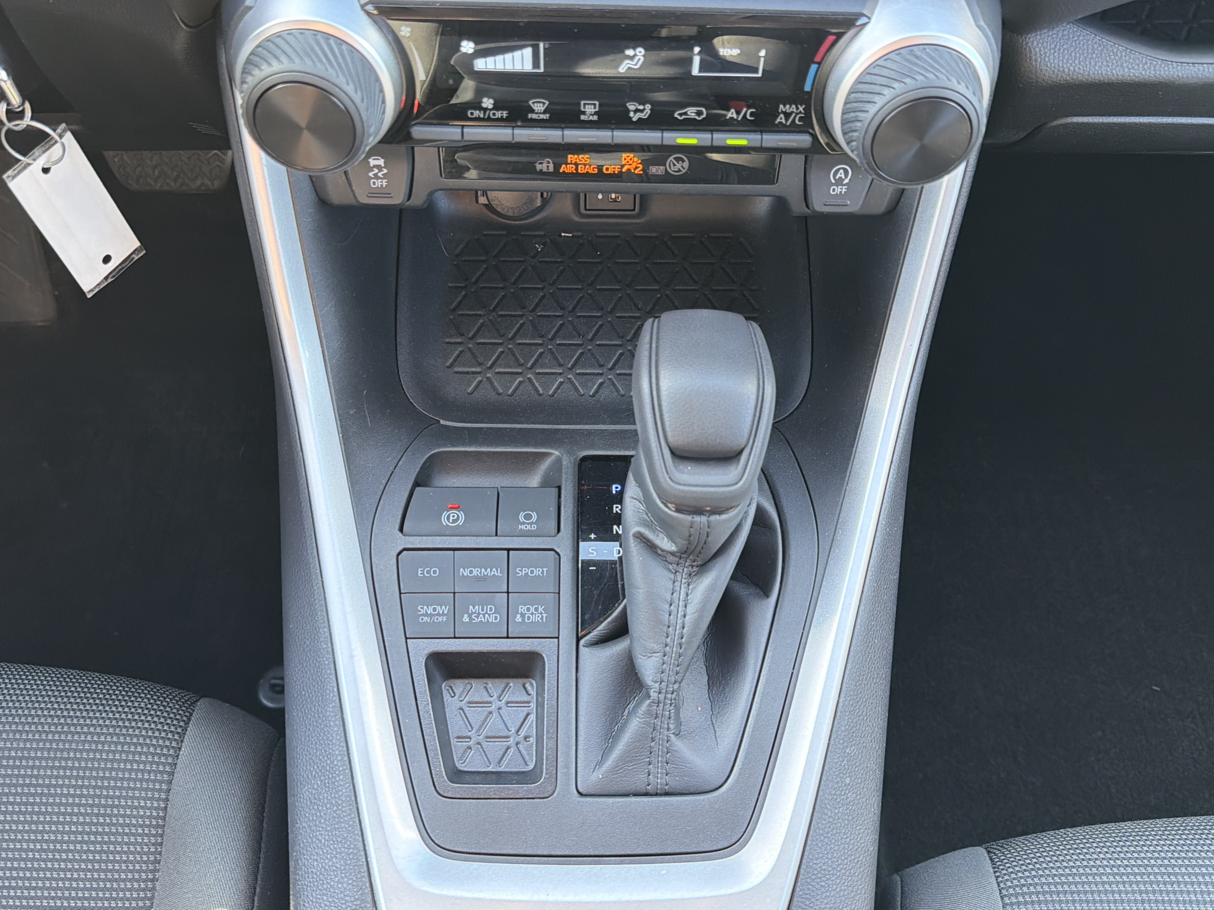 Used 2023 Toyota RAV4 LE AWD/4WD image 18