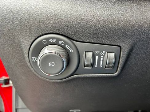 Used 2025 Jeep Compass Trailhawk AWD/4WD image 10