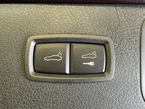 Certified 2026 Porsche Macan AWD/4WD image 22
