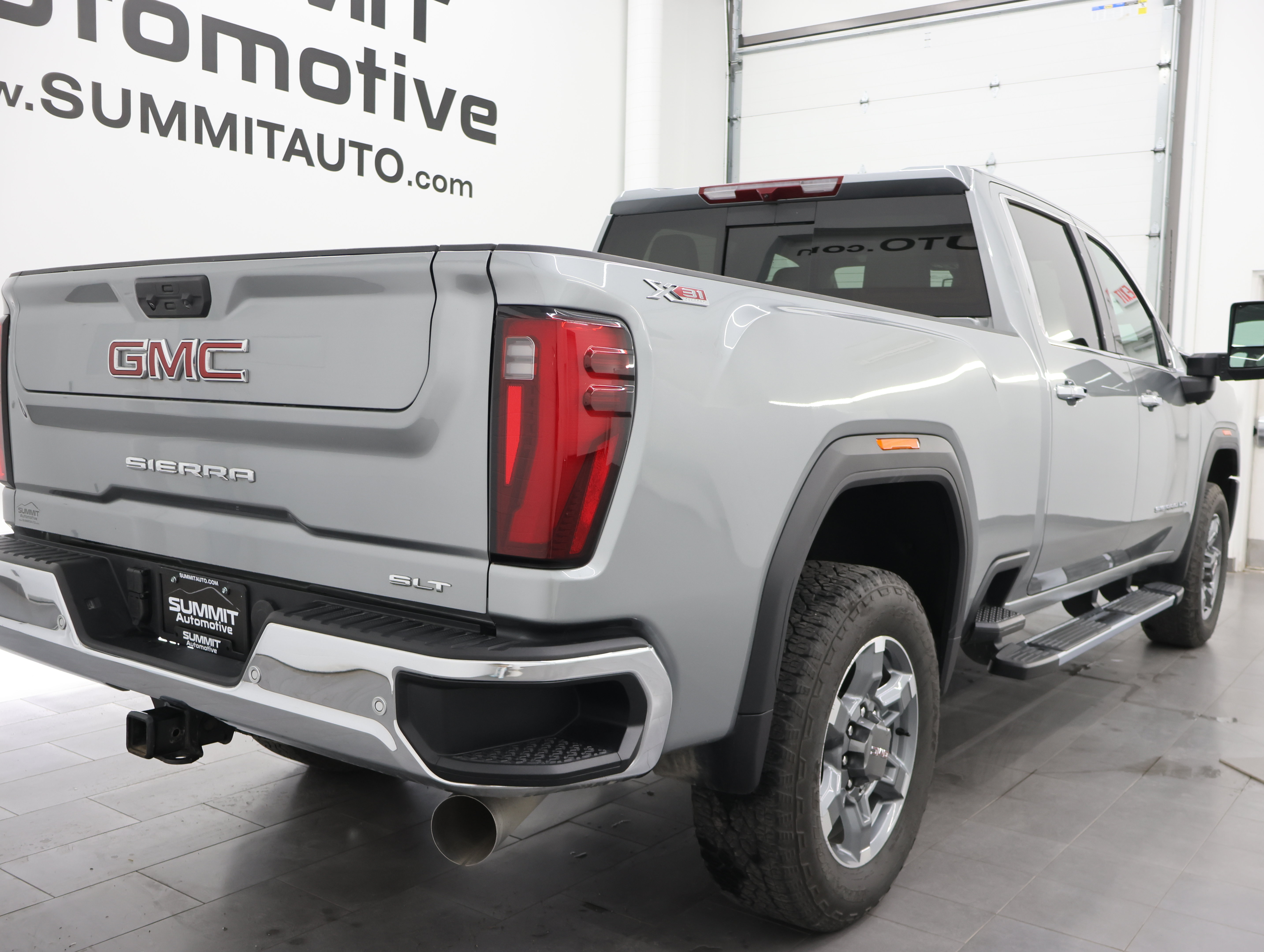 Used 2025 GMC Sierra 2500 SLT w/ SLT Premium Package AWD/4WD image 4
