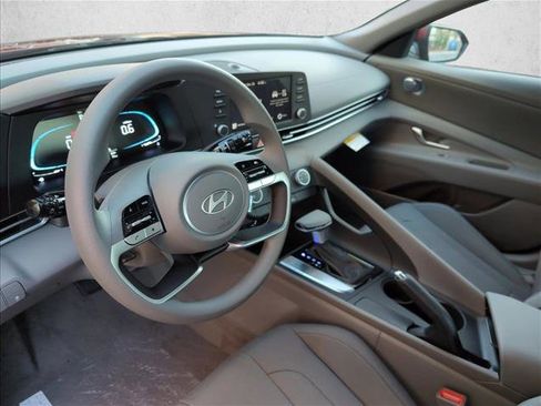 New 2026 Hyundai Elantra SE image 3