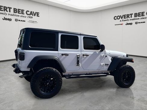 Used 2022 Jeep Wrangler Unlimited Sport image 10