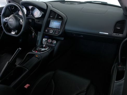 Used 2011 Audi R8 V8 image 15