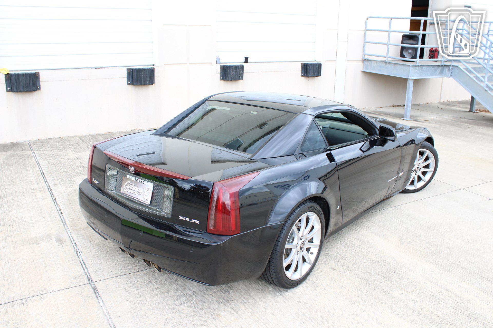 Used 2006 Cadillac XLR V RWD image 36