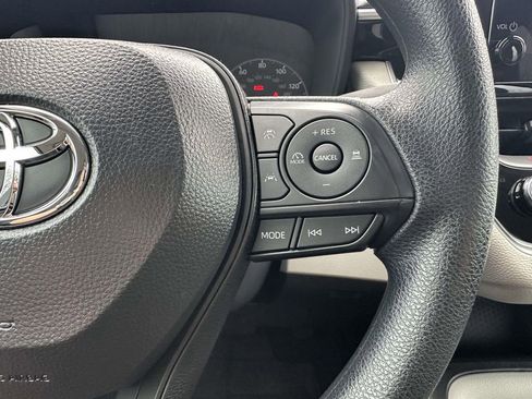 Used 2025 Toyota Corolla LE w/ Convenience Package image 13