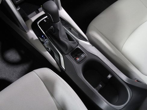 Used 2024 Toyota Corolla Cross LE image 15