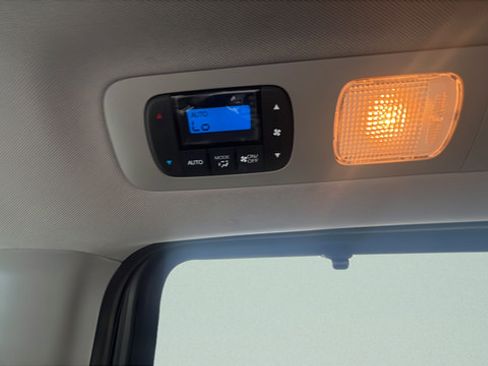 Used 2012 Honda Odyssey Touring image 30