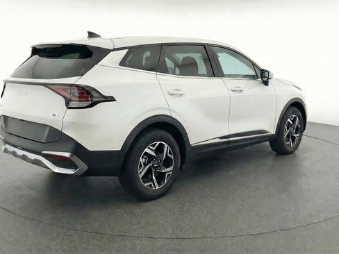 Used 2025 Kia Sportage LX image 9