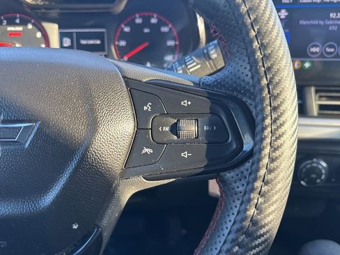 Used 2025 Chevrolet Trax RS image 26