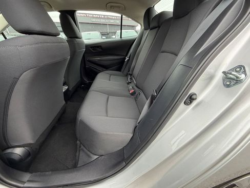 Used 2025 Toyota Corolla LE image 24