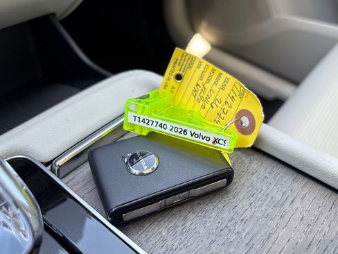 New 2026 Volvo XC90 B6 Ultra w/ Protection Package image 24