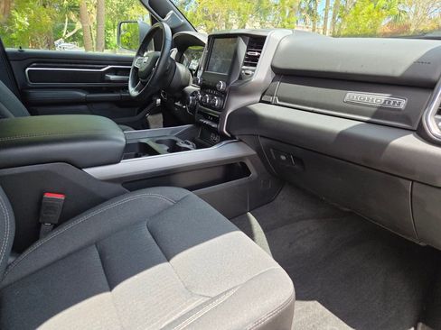 Used 2024 RAM 1500 Big Horn AWD/4WD image 9