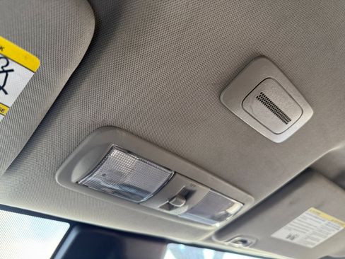 Used 2022 Nissan Frontier S w/ Technology Package image 16