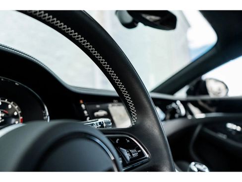 Used 2023 Bentley Continental GT V8 image 33