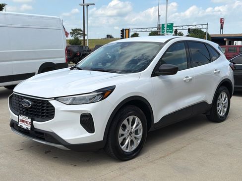 Used 2025 Ford Escape Active AWD/4WD image 4