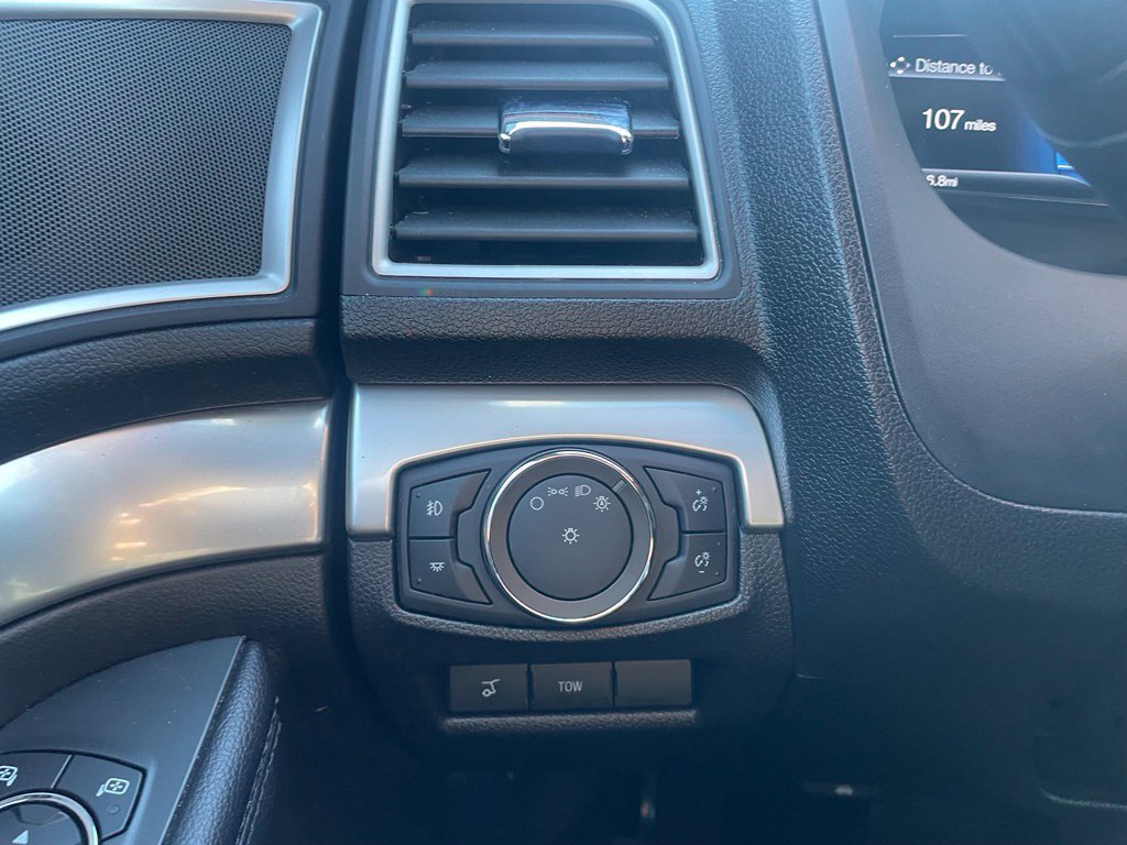 Used 2017 Ford Explorer XLT w/ Equipment Group 202A FWD image 15
