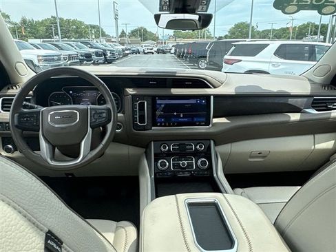 Certified 2021 GMC Yukon XL Denali w/ Denali Premium Package AWD/4WD image 20