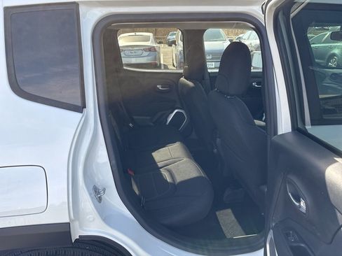 Used 2018 Jeep Renegade Latitude image 25