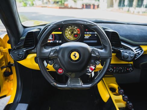 Used 2015 Ferrari 458 Speciale A RWD image 41