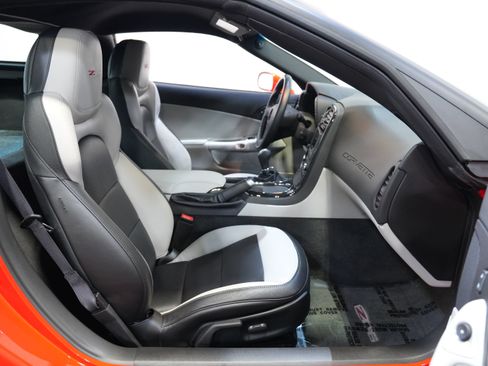Used 2013 Chevrolet Corvette Z06 w/ 2LZ Preferred Equipment Group RWD image 29