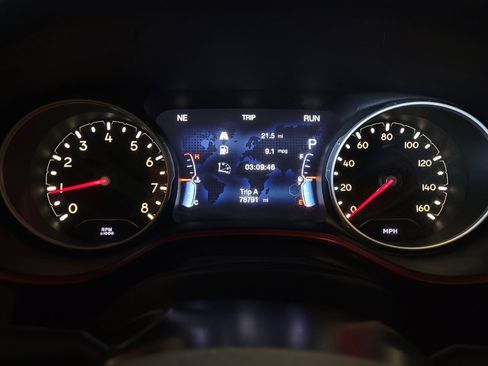 Used 2018 Jeep Compass Trailhawk AWD/4WD image 23