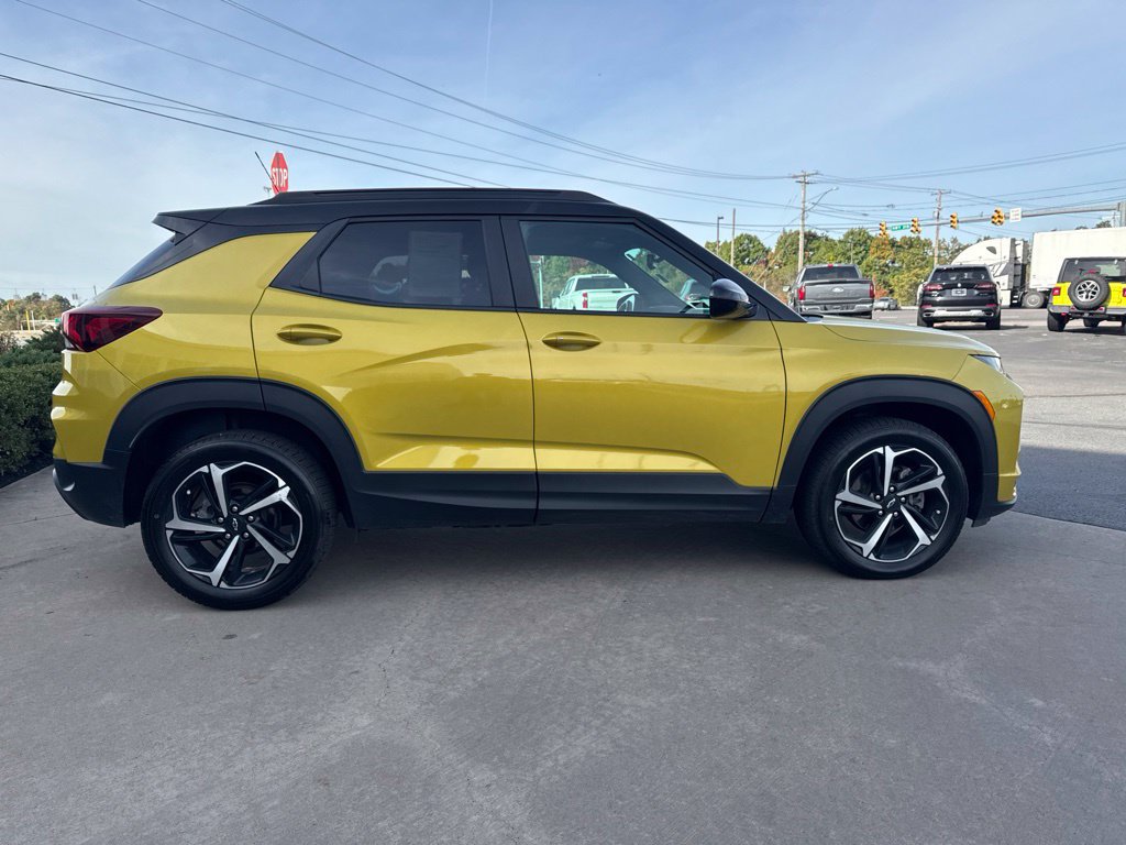 Used 2023 Chevrolet TrailBlazer RS w/ Sun and Liftgate Package AWD/4WD image 4