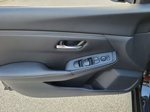 Used 2025 Nissan Sentra SV image 12