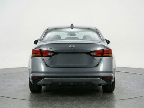 Used 2025 Nissan Altima 2.5 SV FWD image 7