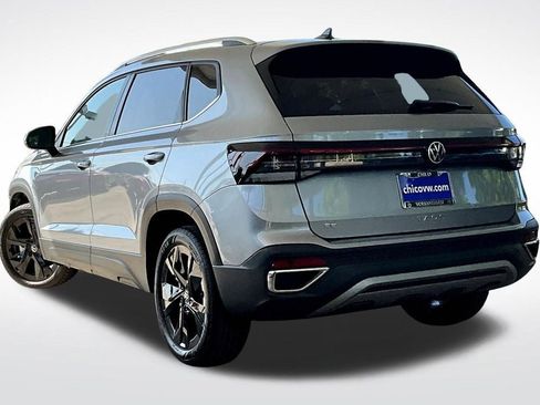 New 2025 Volkswagen Taos SE image 13