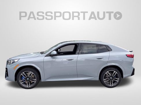 New 2026 BMW X2 xDrive28i w/ Technology Package AWD/4WD image 2