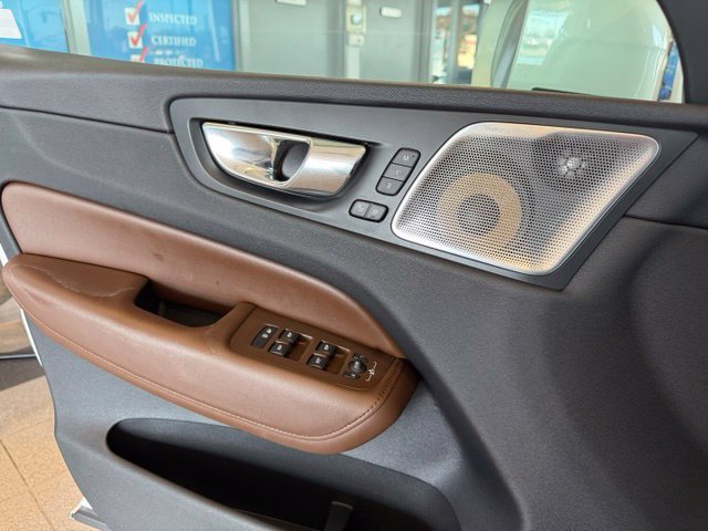 Used 2018 Volvo XC60 T6 Inscription w/ Luxury Seat Package AWD/4WD image 19
