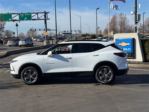 Used 2024 Chevrolet Blazer LT w/ Convenience Package image 2