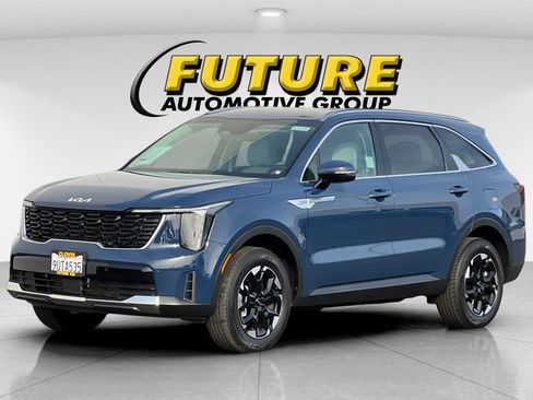 Certified 2025 Kia Sorento S image 8