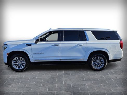 Used 2024 GMC Yukon XL SLT image 4