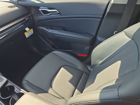 New 2026 Kia Sportage EX image 16