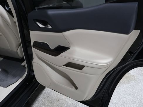 Used 2022 GMC Acadia Denali w/ Denali Ultimate Package image 26