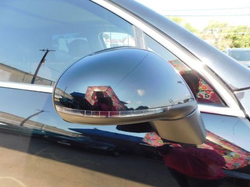 Used 2016 Volkswagen Touareg Sport image 10