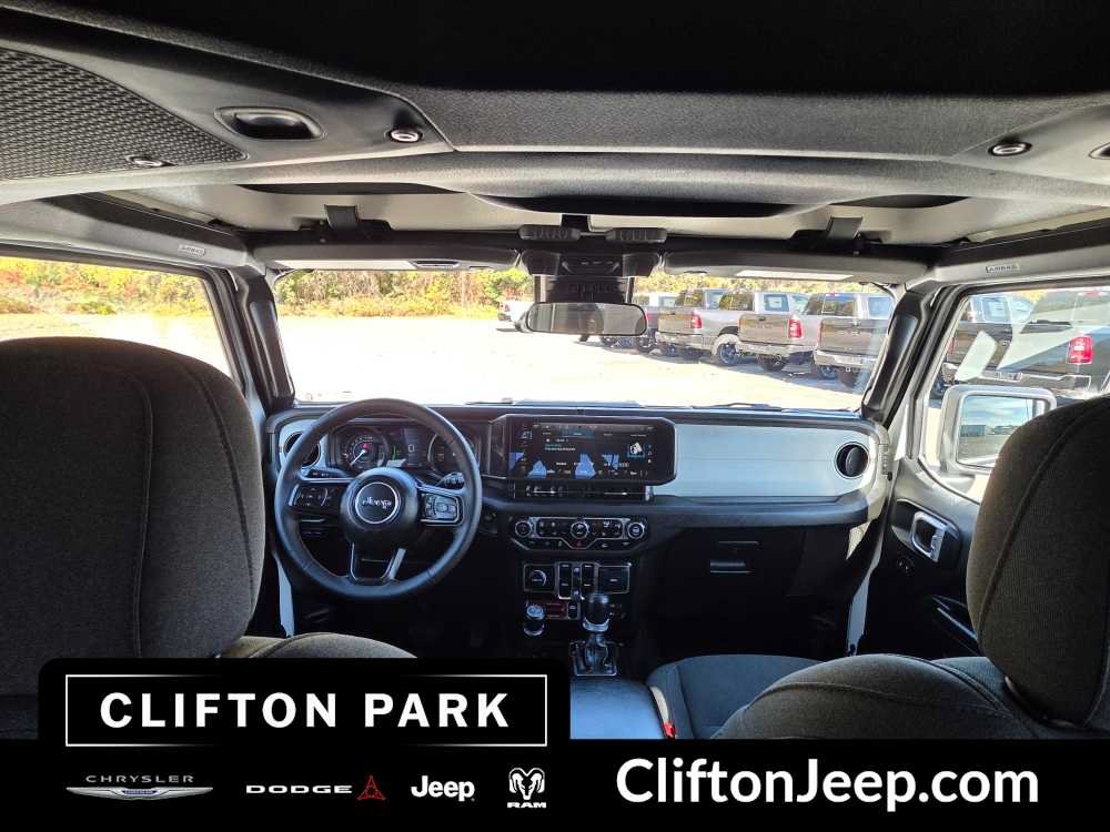 Used 2024 Jeep Wrangler Unlimited AWD/4WD image 21