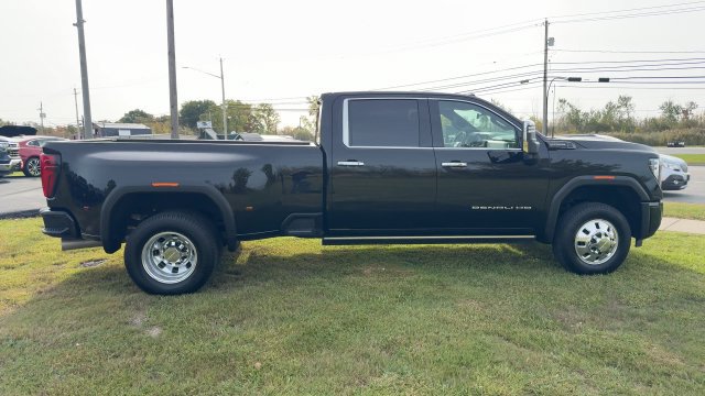 Certified 2026 GMC Sierra 3500 Denali Ultimate AWD/4WD image 9