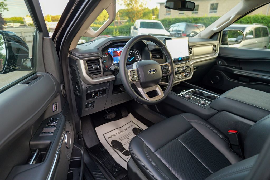 Used 2023 Ford Expedition XLT AWD/4WD image 14