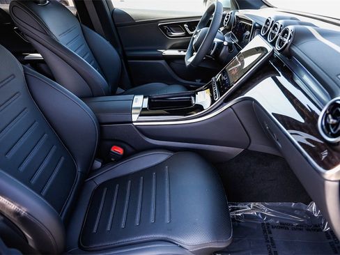 New 2025 Mercedes-Benz GLC 350e 4MATIC image 17