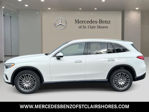 Used 2026 Mercedes-Benz GLC 300 4MATIC image 2
