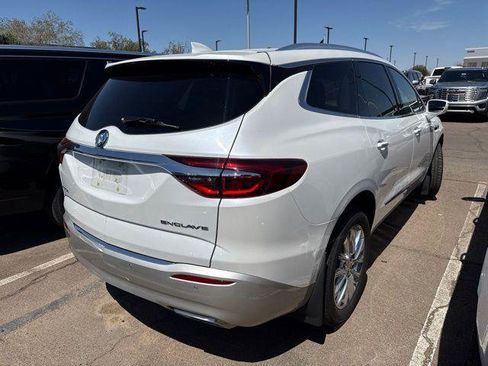 Used 2018 Buick Enclave Essence w/ Trailering Package FWD image 3