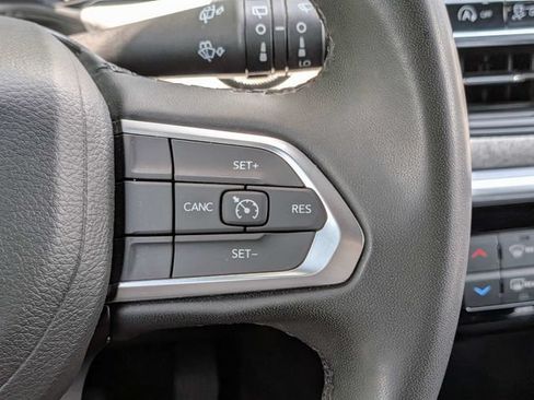 Used 2024 Jeep Compass Latitude AWD/4WD image 27