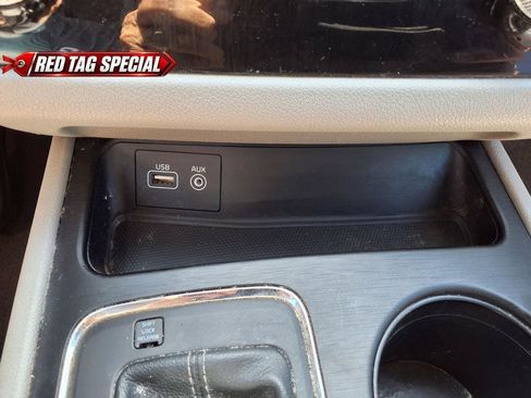 Used 2018 Kia Sedona LX FWD image 18