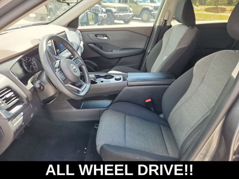 Used 2023 Nissan Rogue SV AWD/4WD image 11