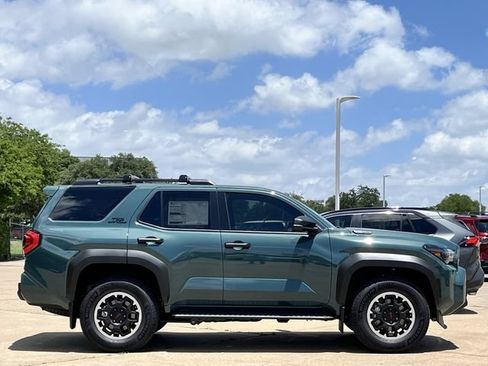 Used 2026 Toyota 4Runner TRD Off-Road Premium AWD/4WD image 6