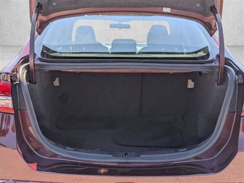 Used 2017 Ford Fusion SE w/ Fusion SE Technology Package FWD image 6