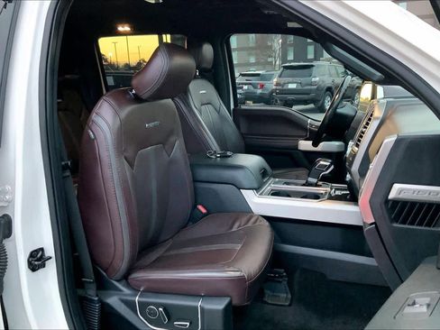 Used 2017 Ford F150 Platinum w/ Equipment Group 701A Luxury image 9